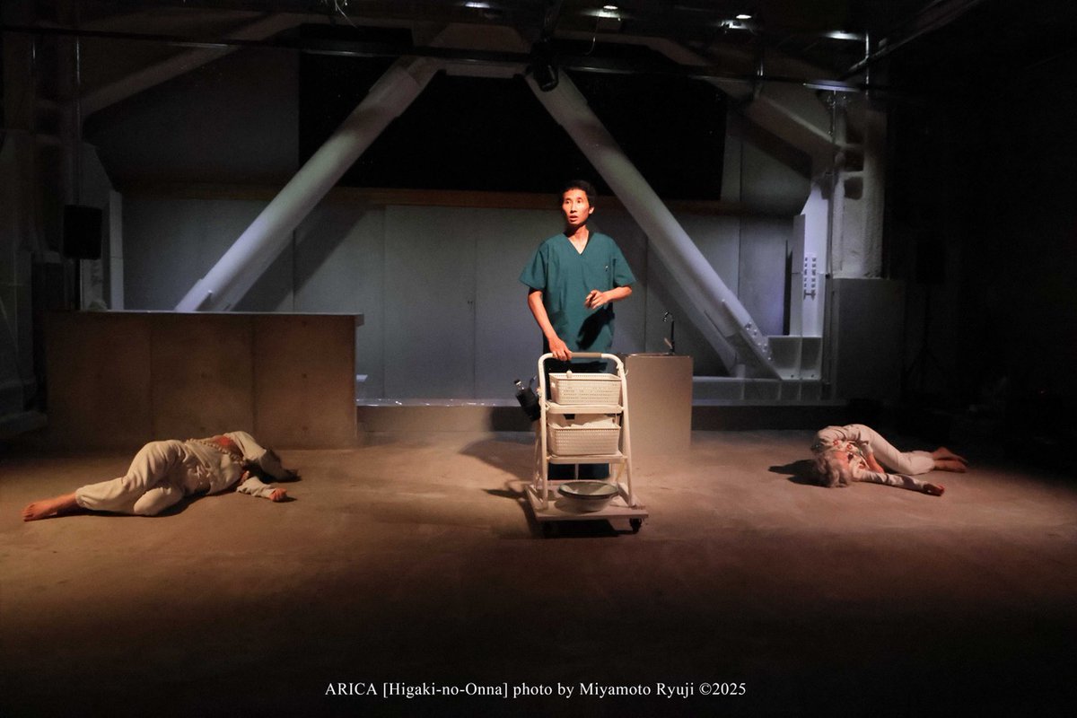 昨日、「檜垣女」の千秋楽を迎え、無事に４日間の公演を終えることが出来ました。当日券を発売できないほど、たくさんのお客様にご来場いただきました。感謝申し上げます。能に想を得ながら「日本的」にならない「音楽劇」を作りたいと思う、私たちの新たな試みでした。今後の展開もご期待ください。