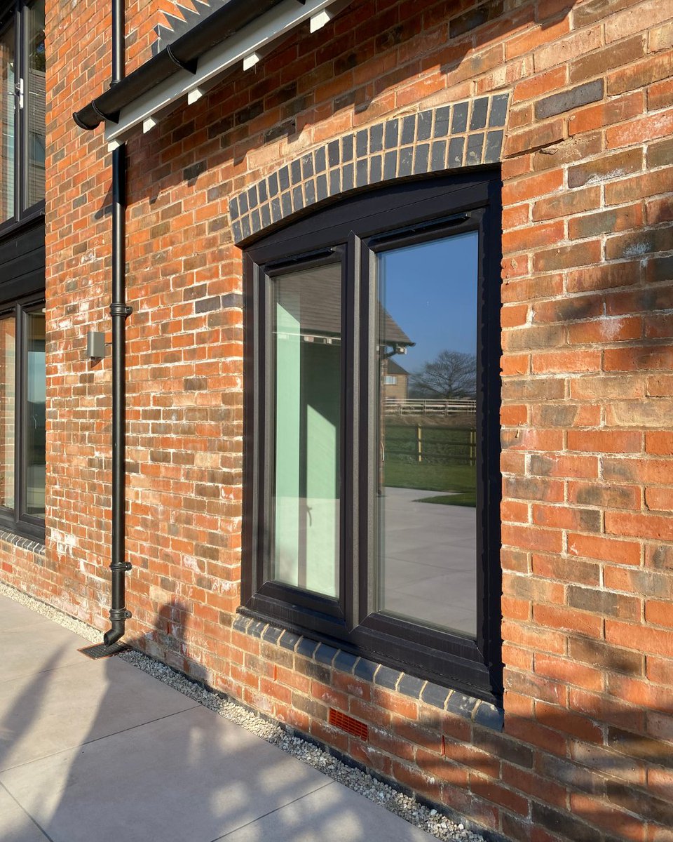 CentralWinStaff's tweet photo. Talk about a transformation! 🤩

We replaced tired old frames with sleek grey casement windows, and just look at the difference! Instant refresh with max impact.

#beforeandafter #windowgoals #casementwindows #centralwindows #modernhome https://t.co/93usnsgqUx