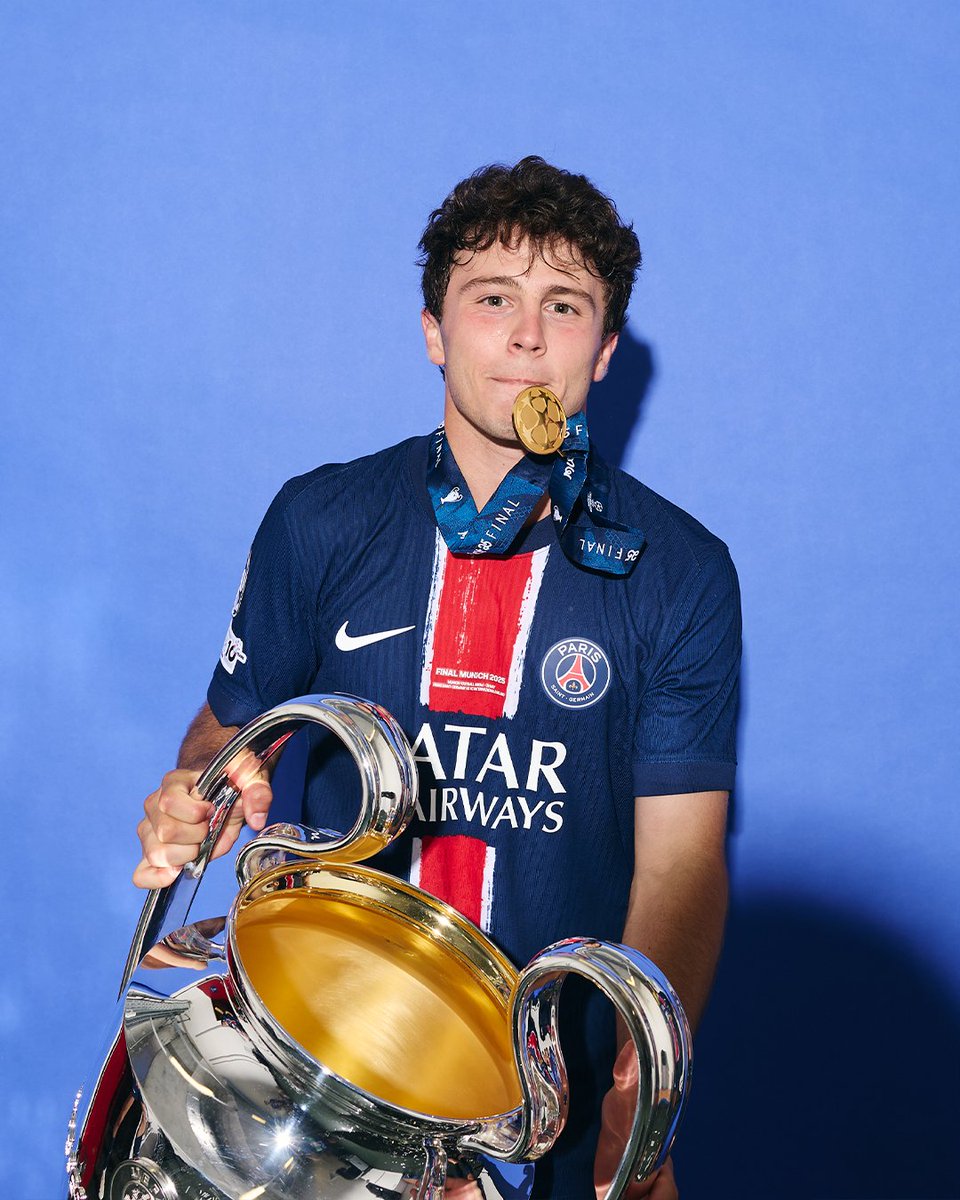 ChampionsLeague's tweet photo. Incredible all season 👏🏅🏆

#UCL https://t.co/sIZpCDndOg