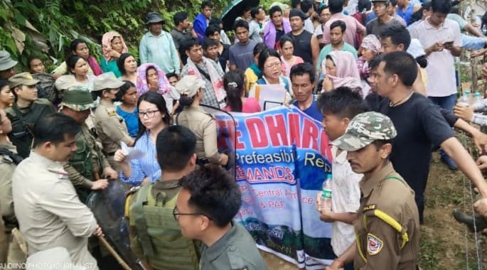 Share this post to spread awareness! Please support our fight for justice and sustainability. #SaveSiangRiver #SaveSiang #ProtestAgainstSUMP <a href="/moefcc/">MoEF&CC</a> <a href="/India_NHRC/">NHRC India</a> downtoearth.org.in/rivers/fresh-a…