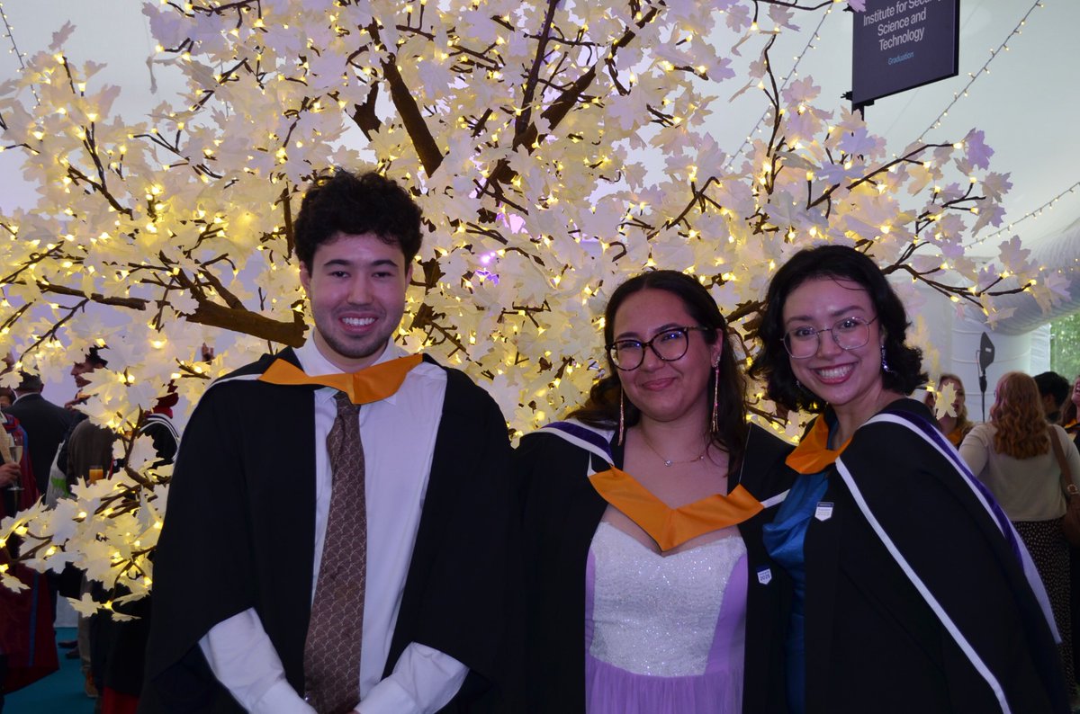 CheMResImperial's tweet image. 🎓✨ Graduation Day Highlights! Yesterday we had the absolute pleasure of celebrating our brilliant graduates at @imperialcollege !💙🧪
Please do keep in touch — once @impchemistry, always part of the family!
#ImperialChemistry #Graduation2025 #ChemistryMasters #ICLGrad 🎉👩🔬👨🔬