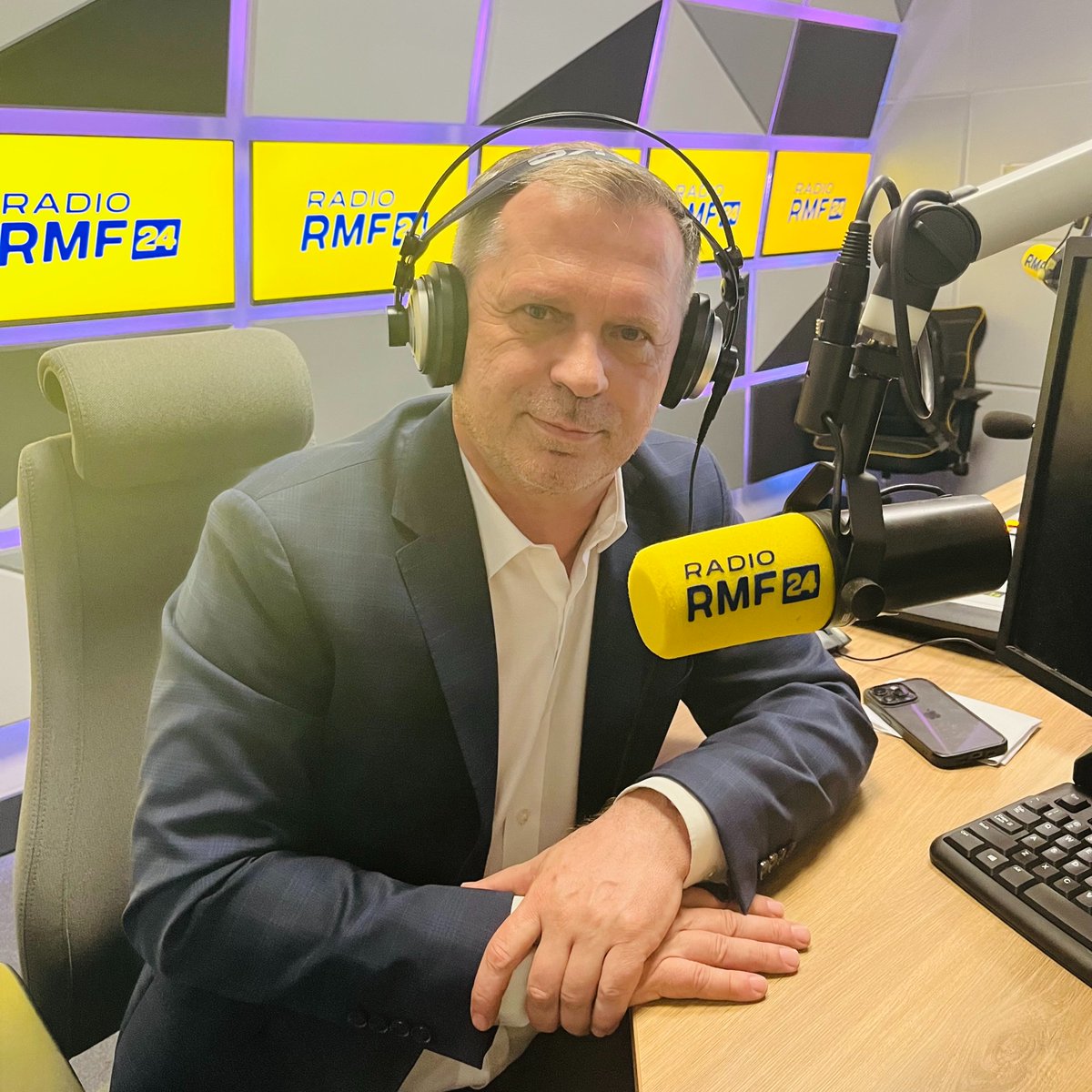 Radio RMF24 (@radio_rmf24) on Twitter photo Wielka inwestycja w Nowej Hucie. Powstanie nowoczesny hub technologiczno-produkcyjny.
Czy to oznacza dodatkowe miejsca pracy? Kiedy ta inwestycja powstanie? <a href="/StanislawMazur9/">Stanisław Mazur</a>, wiceprezydent Krakowa był gościem <a href="/tterlikowski/">Tomasz Terlikowski</a> w Radiu RMF24 ⤵️
rmfon.pl/podcast/rozmow… Wielka inwestycja w Nowej Hucie. Powstanie nowoczesny hub technologiczno-produkcyjny.
Czy to oznacza dodatkowe miejsca pracy? Kiedy ta inwestycja powstanie? <a href="/StanislawMazur9/">Stanisław Mazur</a>, wiceprezydent Krakowa był gościem <a href="/tterlikowski/">Tomasz Terlikowski</a> w Radiu RMF24 ⤵️
rmfon.pl/podcast/rozmow…