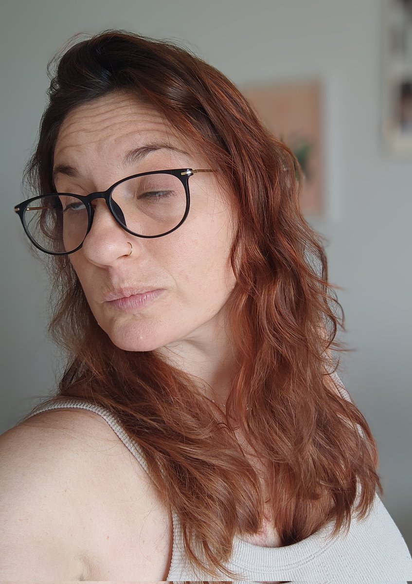 Yo: No soy para nada fotogénica.
Mi amiga: ¡Qué decís, nada que ver!
Yo: