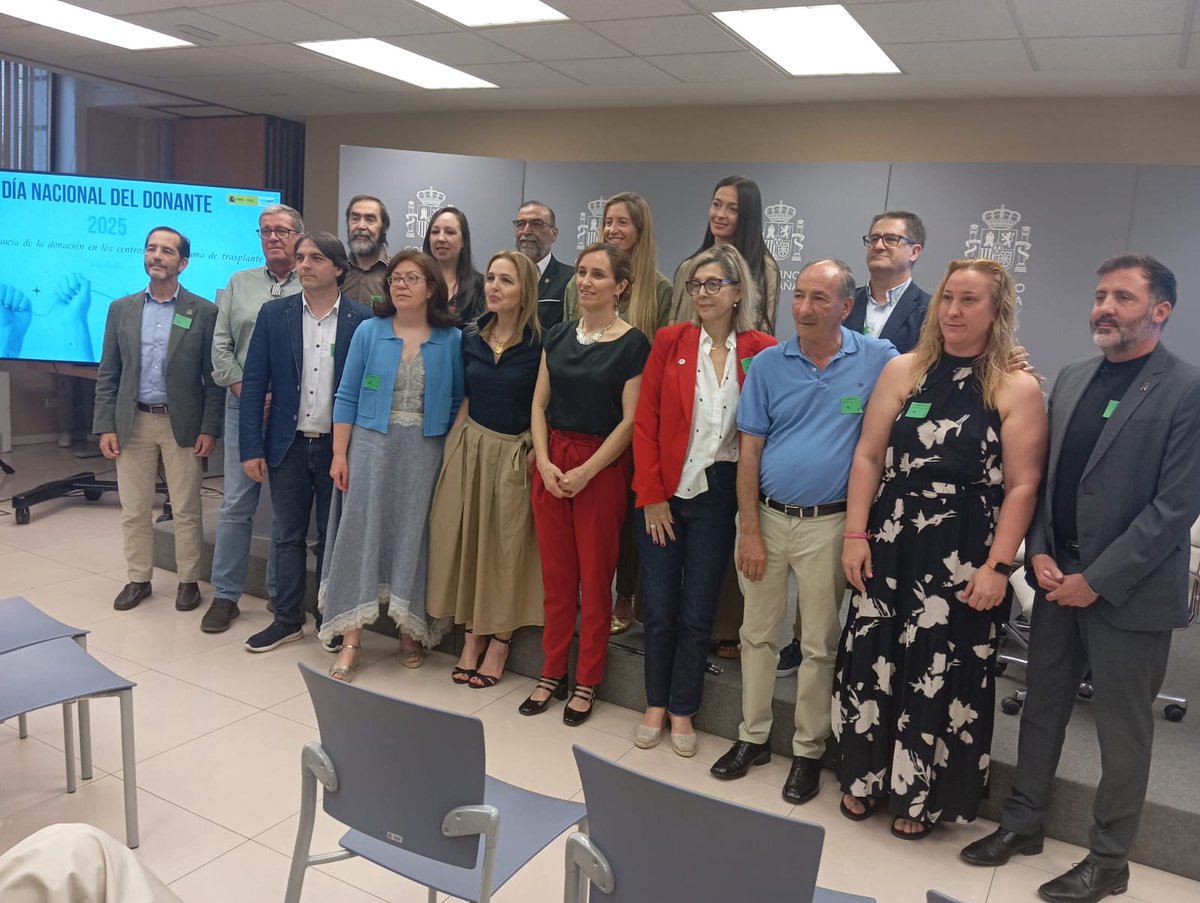 Fed. Esp. Fibrosis Quística (@fefq_cfspain) on Twitter photo 💙 Hoy hemos celebrado el #DíaNacionalDelDonante en <a href="/sanidadgob/">Ministerio de Sanidad</a> junto a la <a href="/ONT_esp/">Organización Nacional de Trasplantes</a> y asociaciones de trasplantados.
🫁 Desde la FEFQ, Xavier Caballero ha recordado: “El trasplante me ha dado la vida que no tenía”.
📺 Ver grabación: youtu.be/URpHnPqQo2I
#DND2025 #OrgulloONT 💙 Hoy hemos celebrado el #DíaNacionalDelDonante en <a href="/sanidadgob/">Ministerio de Sanidad</a> junto a la <a href="/ONT_esp/">Organización Nacional de Trasplantes</a> y asociaciones de trasplantados.
🫁 Desde la FEFQ, Xavier Caballero ha recordado: “El trasplante me ha dado la vida que no tenía”.
📺 Ver grabación: youtu.be/URpHnPqQo2I
#DND2025 #OrgulloONT