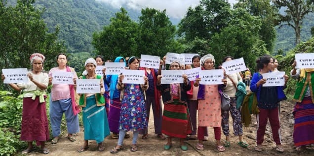 ✊ “We’ve protected these lands for generations.” Villagers demand withdrawal of troops &amp; halt to SUMP survey. No consent, no project! #NoToSUMP #ProtestAgainstSUMP <a href="/HMOIndia/">गृहमंत्री कार्यालय, HMO India</a> <a href="/ArunachalCMO/">CMO Arunachal</a>
👉 easternecho.in/2025/05/19/sec…