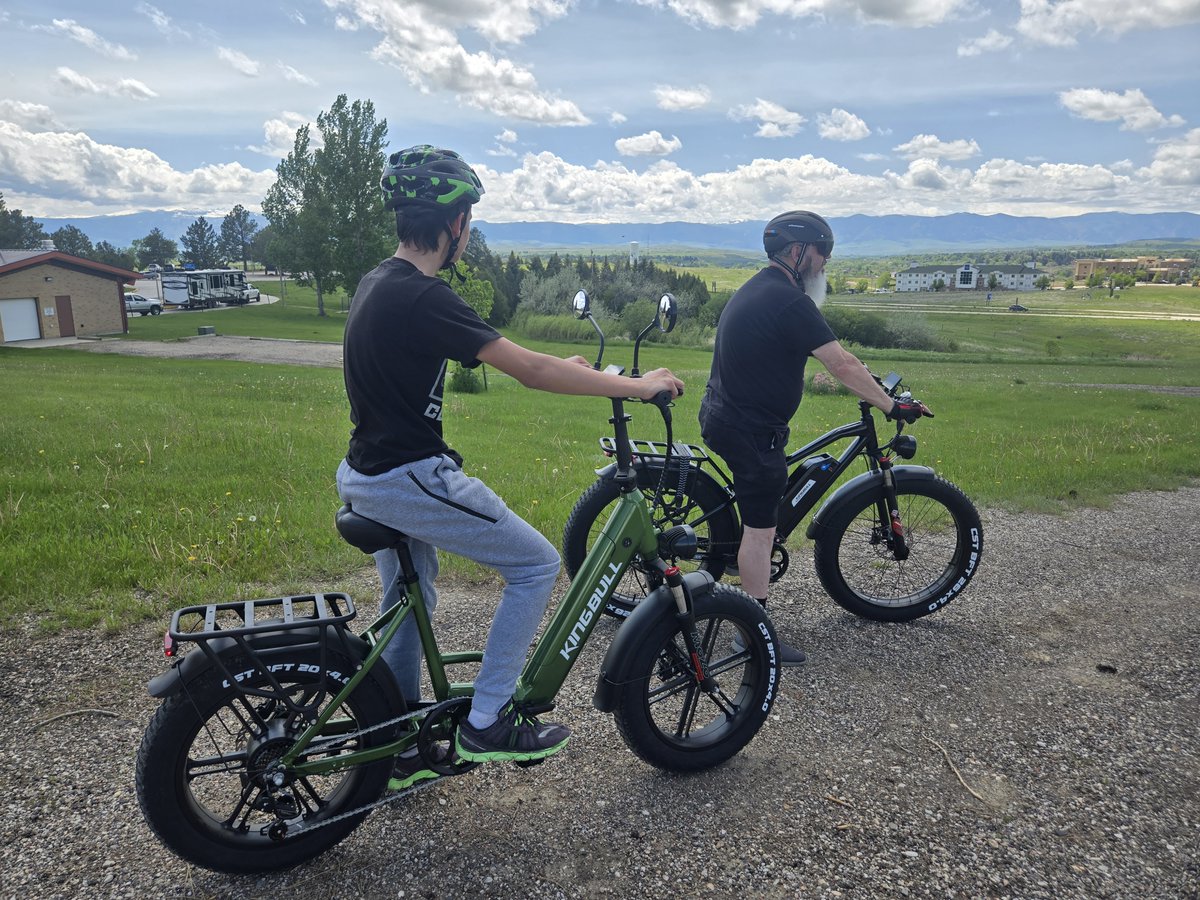 kingbullbike's tweet photo. How do you feel when you ride with your dear family members?
Father's Day is coming, get an e-bike for your father, enjoy riding times!
https://t.co/YnE9y4pPFj
#facethewind #kingbullbike #ebikelife #literider2 https://t.co/T1v9eFn96d