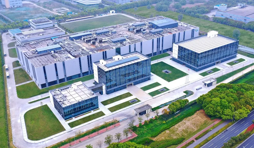 SIPnewscenter's tweet photo. Congrats! Two first-in-class innovative drugs💊developed by firms from #Suzhou Industrial Park (#SIP), namely #Suncadia's Trastuzumab Rezetecan for Injection and #Beigene's Zanidatamab for Injection, have been approved for market entry, according to recent news from China's National Medical Products Administration.
As a key emerging industry🌟, SIP now boasts over 2,000 companies involved in the #biopharmaceutical and #bighealth industry, with continuous innovation and vibrant development🚀.