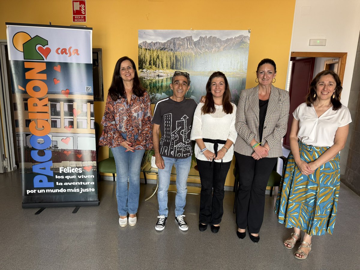 “VEN A CONOCER TU CASA 🏠, UNA CASA CON CORAZÓN ❤️" Retomamos el programa de alojamiento solidario 🔑en el que participamos junto a <a href="/UniHuelva/">Universidad de Huelva</a> <a href="/AytoHuelva/">Ayuntamiento Huelva</a> <a href="/sacuuhu/">SACU UHU</a> y <a href="/Casapacogiron/">Casa Paco Girón</a>. Plazo de inscripción abierto hasta el 20 de junio. +info 👁️ 👇🏻: uhu.es/alojamiento/ay