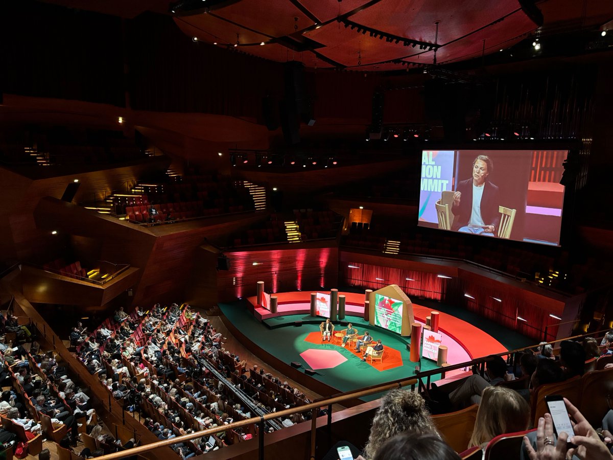 Protokol's Matthew Ekholm is looking sharp at the #GlobalFashionSummit in Copenhagen today! Want to discuss implementing #DigitalProductPassports within your business? Reach out to him directly here to book a meeting - hubs.la/Q03qCYP90