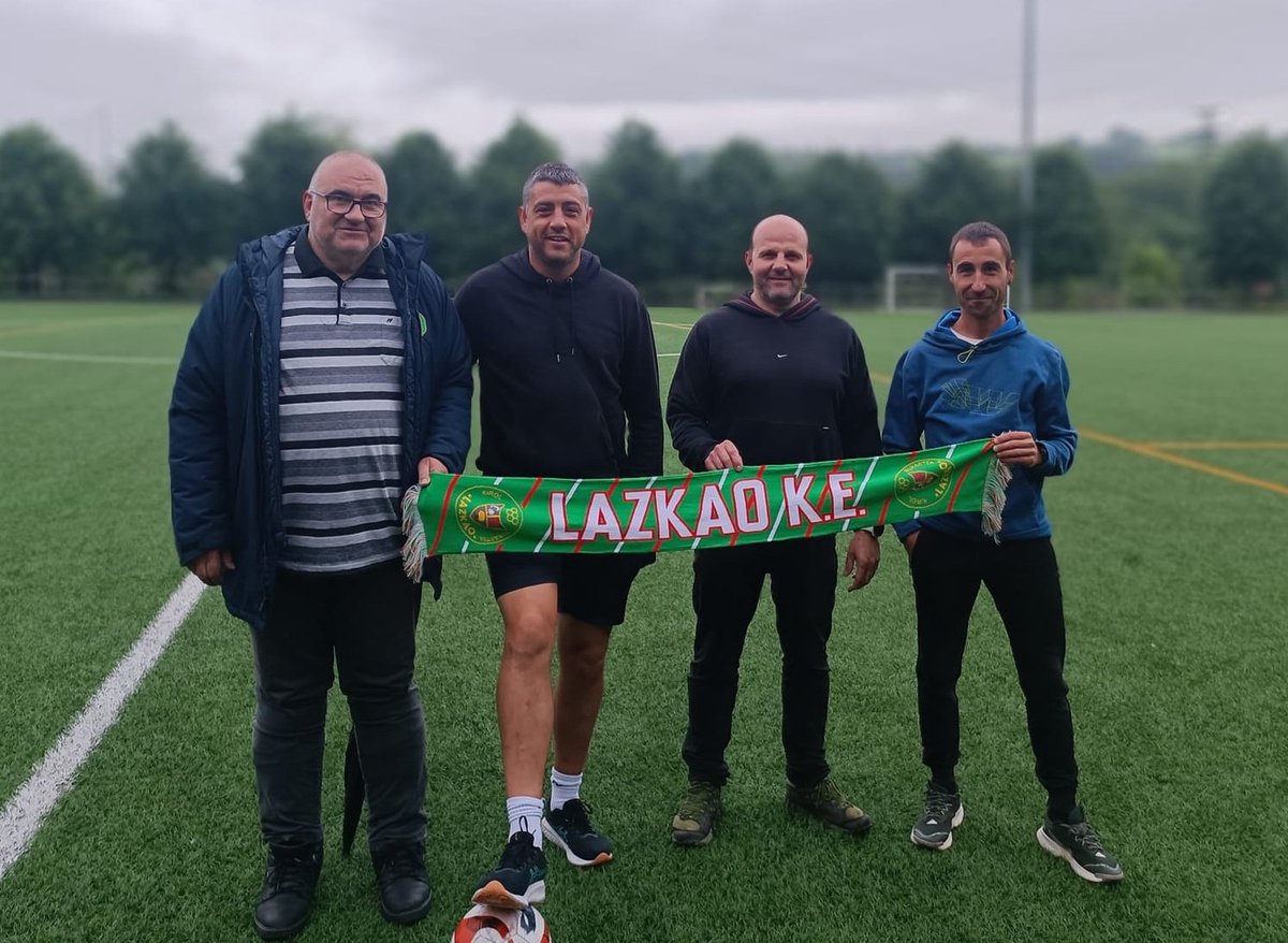 Juan Mari López de la Calle lazkaotarra izango da Preferente taldeko entrenatzaile berria. Bere talde teknikoa Gari Núñezek eta Rubén Ramajok osatuko dute. Ongi etorri eta zorte on <a href="/JuanMariLpezDe2/">Juan Mari López De la calle</a> <a href="/txatin10/">Garikoitz Nuñez</a> <a href="/Cititxun29/">Ruben Ramajo</a>