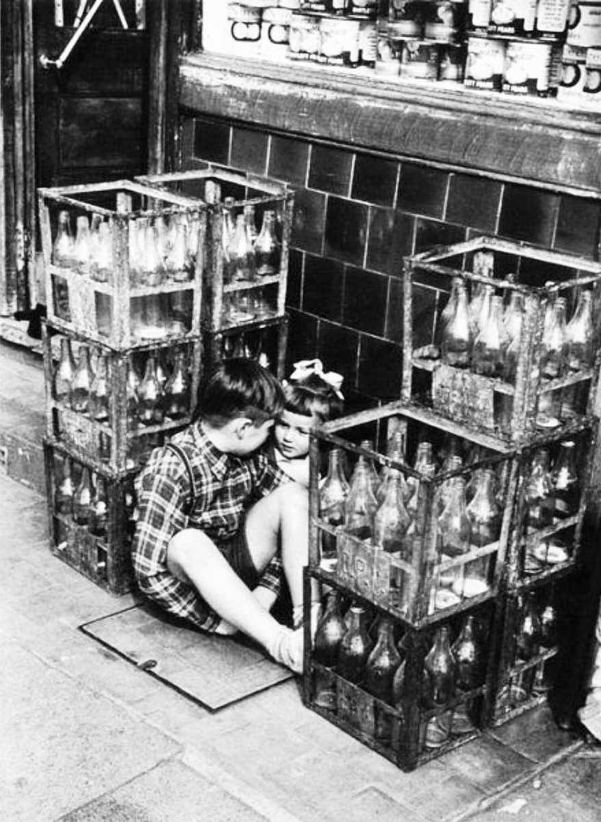 Long before it was the ‘done’ thing and called recycling, we always used to take empty bottles back to the ‘offie’ - why can’t we return to these simple practices? I remain unconvinced that plastics were brought in for the benefit of the consumer… #Eastend #memorylane #recycling
