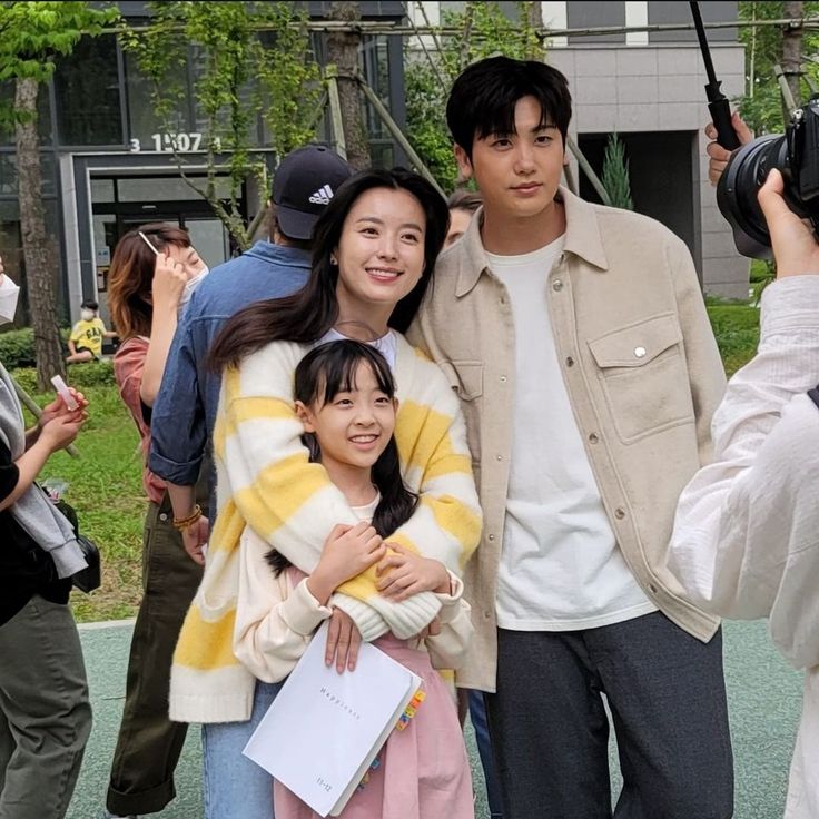 anaksungjin's tweet photo. @kdrama_menfess Dulu ngikut waktu on going dan bikin ikjun turun tahta dri cowo kdrama idaman versi aku. Pdhl romance nya tipis bgt, tapi baper pwol sama yihyun, apalagi klo udh kepisah sama saebom trs pas ketemu lagi selalu nanya 'gwencana?' pokoknya pengen memastikan klo istri nya baik2 aja😭 https://t.co/X8ikDBA9uE