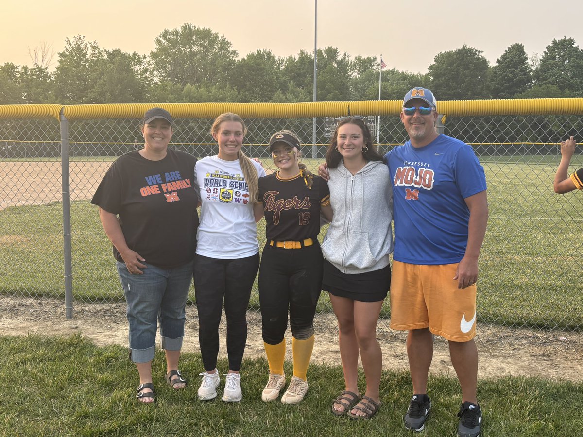 Kinley Webb (@kinley_webb_19) on Twitter photo REGIONAL CHAMPS!!! My HS girls and I made history tonight, being the first team in school history to win a regional! I helped out my team with a solo HR, guiding us to a 18-3 W over Lapel. Some of my <a href="/MOJO2K9FOX/">TN Mojo 2027 Fox</a> family came to watch me as well!! SEE YOU IN SEMI-STATE! REGIONAL CHAMPS!!! My HS girls and I made history tonight, being the first team in school history to win a regional! I helped out my team with a solo HR, guiding us to a 18-3 W over Lapel. Some of my <a href="/MOJO2K9FOX/">TN Mojo 2027 Fox</a> family came to watch me as well!! SEE YOU IN SEMI-STATE!