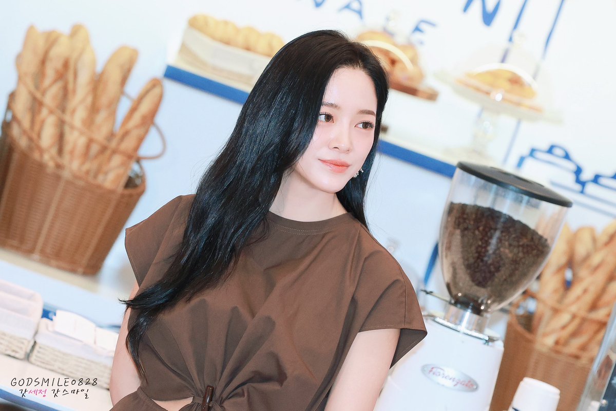 250604 

<a href="/Longchamp/">Longchamp</a> #Longchamp  
<a href="/0828_kimsejeong/">김세정 KIM SEJEONG</a>
#김세정 #세정 #갓세정 #kimsejeong #sejeong #キムセジョン #金世正