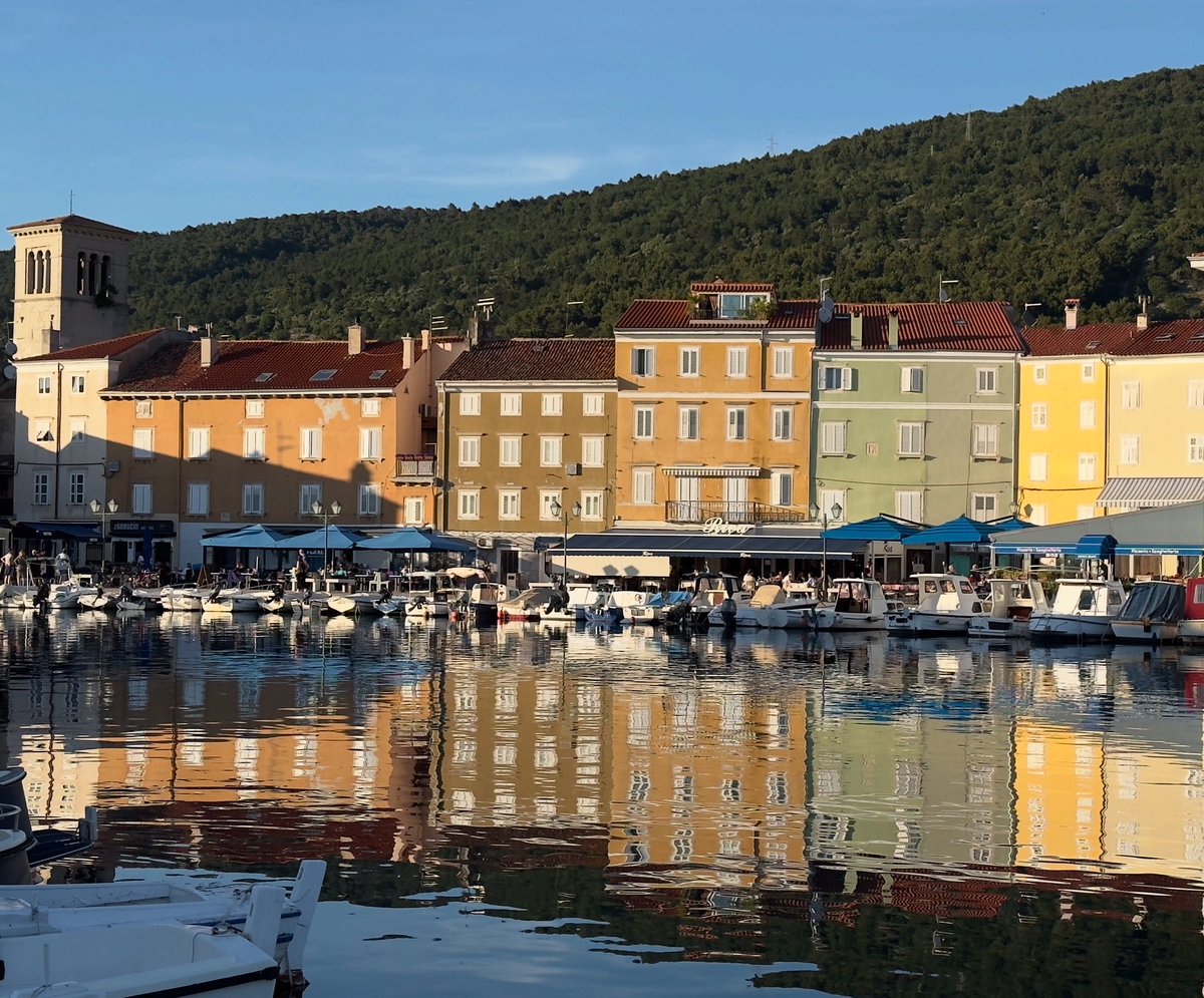 #Cres reflections
instagram.com/p/DKZ55sLsqqQ/…
#photography #croatia #photooftheday #travelphotography