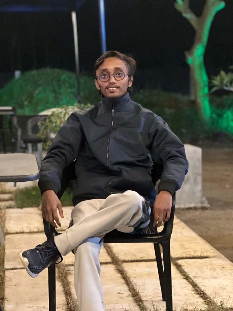 This chusa hua Aam is behind this a/c