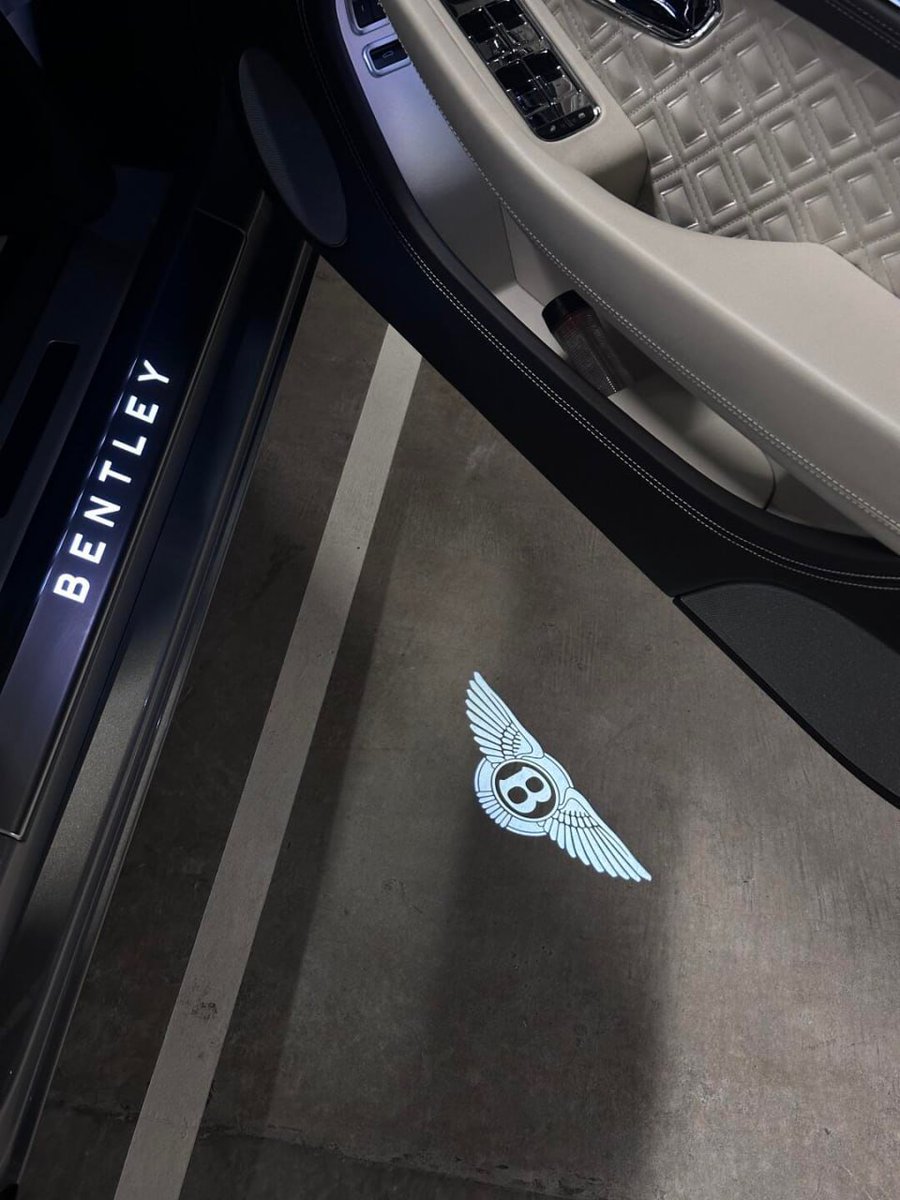 Shallow___py's tweet image. 비행