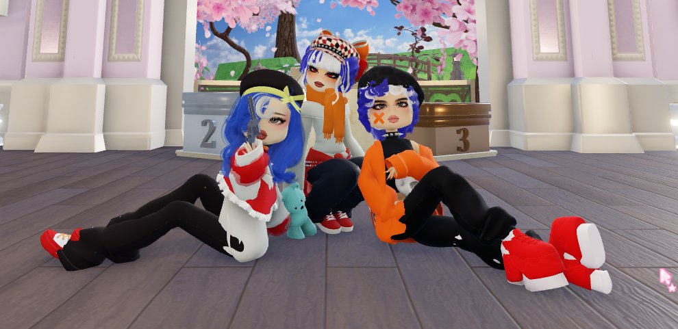 pipofthepuddle's tweet image. Who wore it better? We made @HertzVT and @StardustKuma in It Girl on Roblox!! 😂

(Photo Credit to @ZAMURAII__ ) 
🦆@Leonbreadgrave