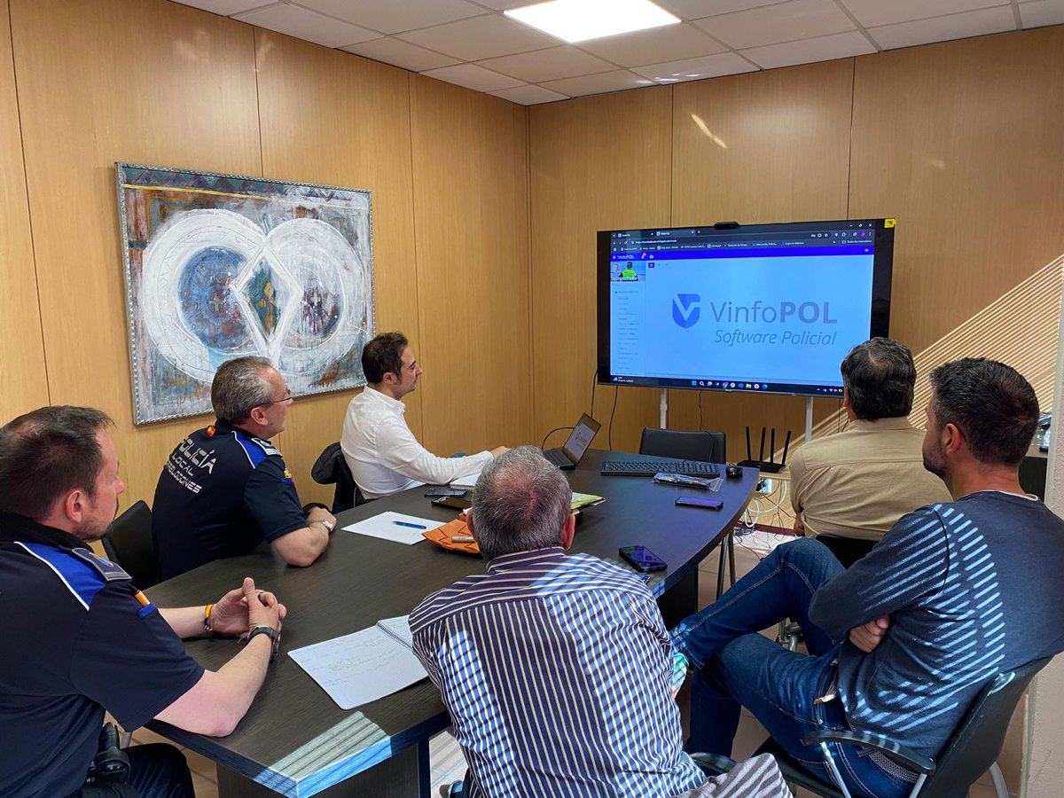 Policía Local Torrelodones (@policiatorre) on Twitter photo En la demostración del uso del programa y planificando las formaciones a la plantilla para la puesta en marcha y funcionamiento del nuevo sistema de software policial <a href="/VinfoPOL/">VinfoPOL · Software Policial</a> <a href="/ayto_torre/">Ayuntamiento de Torrelodones</a> En la demostración del uso del programa y planificando las formaciones a la plantilla para la puesta en marcha y funcionamiento del nuevo sistema de software policial <a href="/VinfoPOL/">VinfoPOL · Software Policial</a> <a href="/ayto_torre/">Ayuntamiento de Torrelodones</a>
