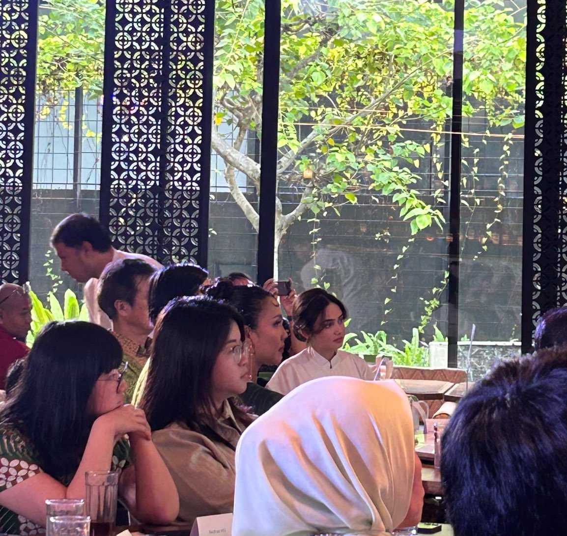Charm Indonesia tweet media