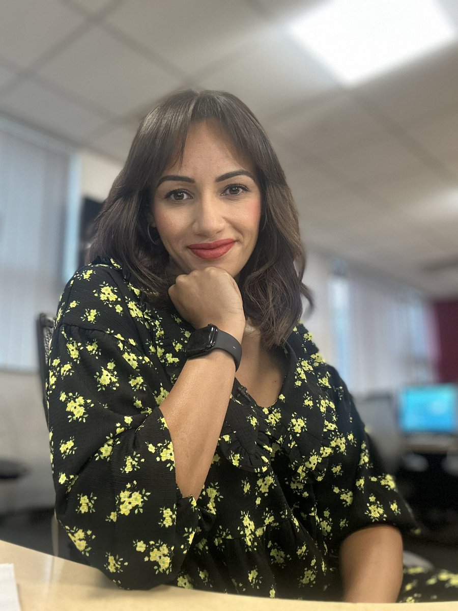 Helloooo..Stepping completely out of my comfort zone today with this new charity dress 🥹 1) It’s floral 2) It’s very loose fitting - I almost feel like I’m wearing PJ’s 🤔😂 Anyway I’ve got your news for the East Midlands &amp; <a href="/CorazonMGarcia/">Corazon Slater</a> has the weather ⛅️ Join us <a href="/BBCOne/">BBC One</a> 📺💕