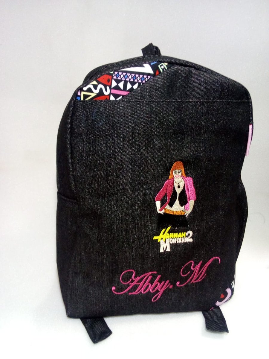 africanamitind's tweet image. Just dropped a fresh batch of bags and they’re serving looks 🔥👜 Whether you&apos;re heading out or dressing up, these bags add that perfect touch to your outfit. Stylish, affordable, and made to turn heads ,don’t wait too long, they’re going fast! #NewDrop #BagGoals #StyleUpdate