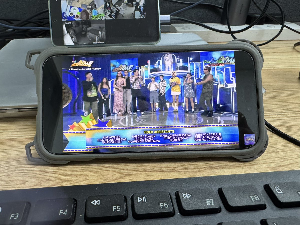 ecgatchie's tweet photo. #ShowtimeLumalabANNEpa
Watching from Riyadh Saudi Arabia na kahit nasa office never missed watching @itsShowtimeNa at laging 11:45AM palang naka tutok na kasi looking forward ako mapanood din ang Showtime online U…. Na napaka gagaling magagada at mga gwapo… 🥰❤️💚💙 https://t.co/UNLXlp9haE