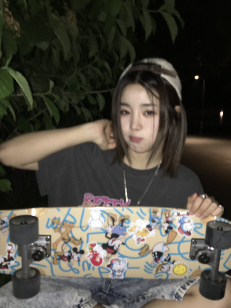 sk8er girl🛹

#YOUNGPOSSE #영파씨 #정선혜 #SUNHYE