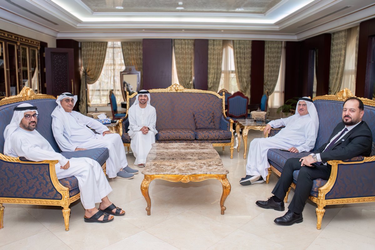 التقى سعادة احمد الهاملي سفير دولة الامارات لدى تركمانستان مع سعادة عبدالكريم المازمي الرئيس التنفيذي بالإنابة لشركة دراجون اويل، وخلال اللقاء ناقش الجانبان تعزيز فرص التعاون بين البلدين في مجال الطاقة.