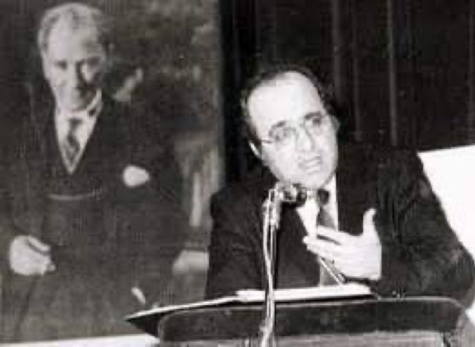 Uğur Mumcu der ki;
“ATATÜRKÇÜLÜK; emperyalizmin düşmanıdır, anti emperyalisttir. Tam bağımsız Türkiye’den yanadır. Özgürlükçüdür. İnsan Hakları savunucusudur. Her türlü terörün karşısındadır. Yobazların, vurguncuların, çıkarcıların düşmanıdır…”
@ugurmumcu