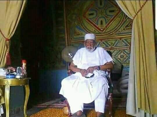 MuhammadBomai4's tweet image. Ya&apos;yan Marigayi Mai Martaba Sarkin Kano, Alhaji Ado Bayero

1. Alhaji Sanusi Ado Bayero 

2. Alhaji Aminu Ado Bayero

 3. Alhaji Nasiru Ado Bayero 

4. Alhaji Usman Ado Bayero

14. Alhaji Ahmad Ado Bayero 

15. Alhaji Kabiru Ado Bayero 

16. Alhaji Umar Ado Bayero