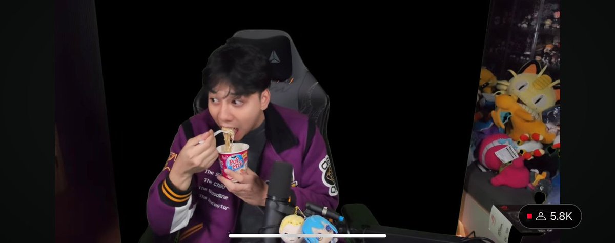 main game sendirian terus tiba-tiba lapar kecil nyerang? jangan sampe drop performa. langsung seduh pop mie snek, mie kenyal, rasa nendang, bikin fokus balik lagi. solusi cepat buat Ganjel Laper sebelum lanjutin push ke mythic