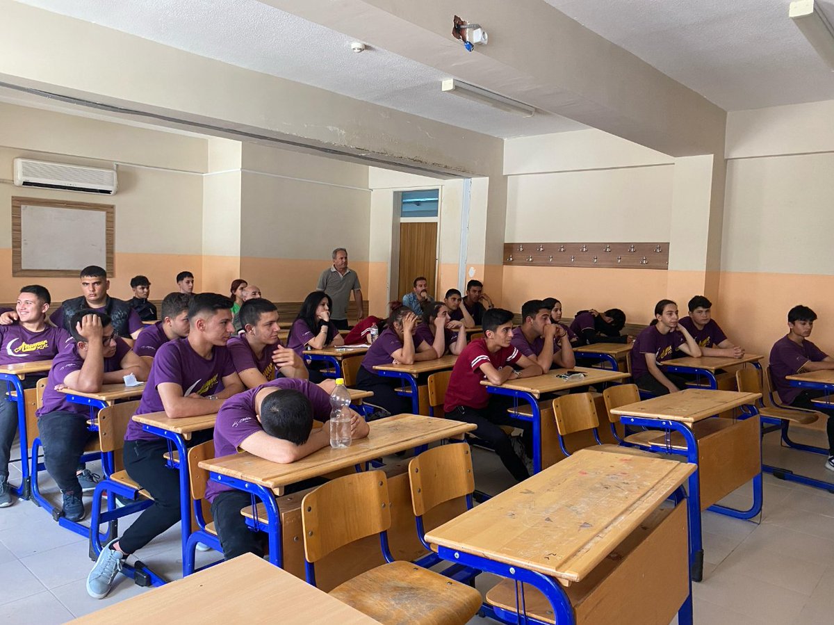 Mersin İl Milli Eğitim Müdürlüğü  Erasmus Plus Mesleki Eğitim Akreditasyon Kapsamında ÇEKYA/Prag'da staj faaliyetini tamamlayan öğrencilerimiz 9. 10. 11. ve 12. sınıflara sunum yaptılar. <a href="/tcmeb/">Millî Eğitim Bakanlığı</a> <a href="/MersinMEM/">Mersin İl Millî Eğitim Müdürlüğü</a> <a href="/fazilet_durmus/">Fazilet Öğretmen 🇹🇷</a> <a href="/ErasmusMersin/">Erasmus+ Mersin</a> <a href="/AnamurMem/">Anamur İlçe Millî Eğitim Müdürlüğü</a> <a href="/1mustafa_kaplan/">Mustafa KAPLAN</a> <a href="/naci_sen/">nacisen</a>