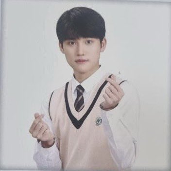 Nyong_2__'s tweet image. 아 지용이 진짜 좋다……………