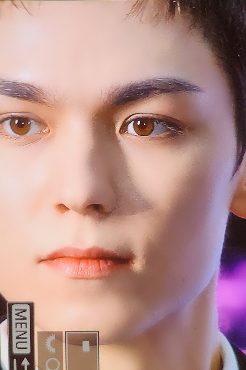 250604 버논
#vernon #세븐틴 #seventeen
홍채 미남 🥰