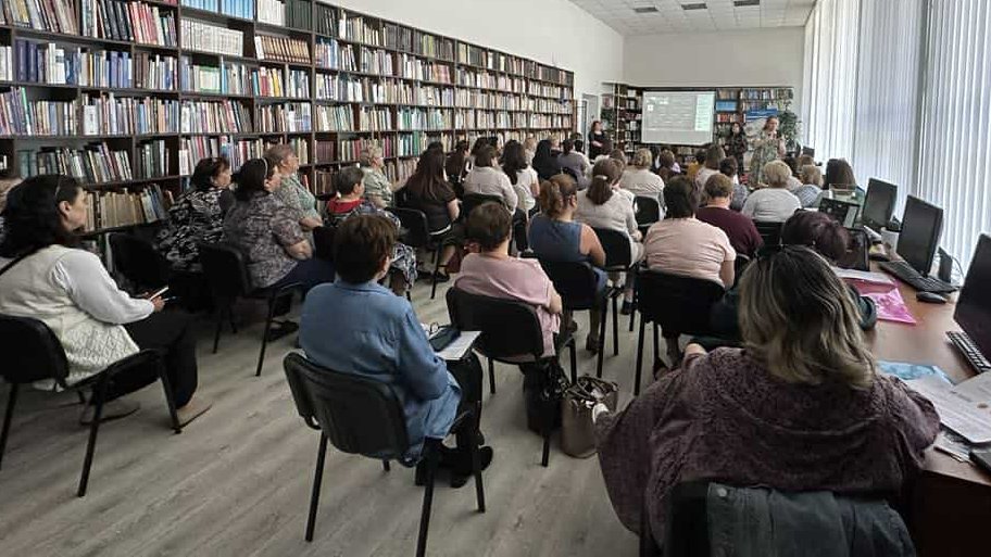 BiblioNationala's tweet photo. 🇲🇩#ConferințeZonale2025
Conferința (Zona #SUD) a reunit #bibliotecari din #Cimișlia #Comrat #CeadârLunga #Vulcănești
#Taraclia
🔗https://t.co/RdOgNloIXr
📍Biblioteca Publică Orășenească #ȘtefanVodă https://t.co/5l830wd26i