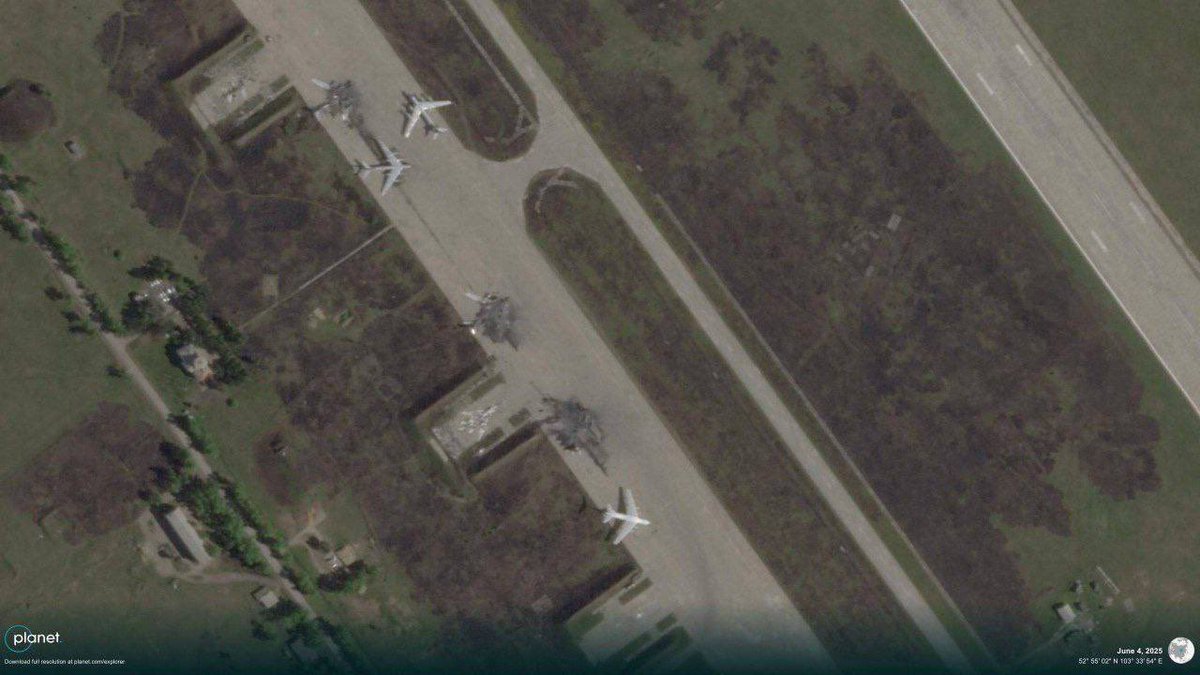 Maks_NAFO_FELLA's tweet photo. ✈️🔥 Satellite images of Belaya airbase https://t.co/jaFlvpJdXq