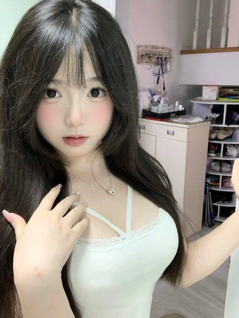 1分鐘xx小短片
底下連+10
要的趕快 限刪 https://t.co/8IxKyLZLix