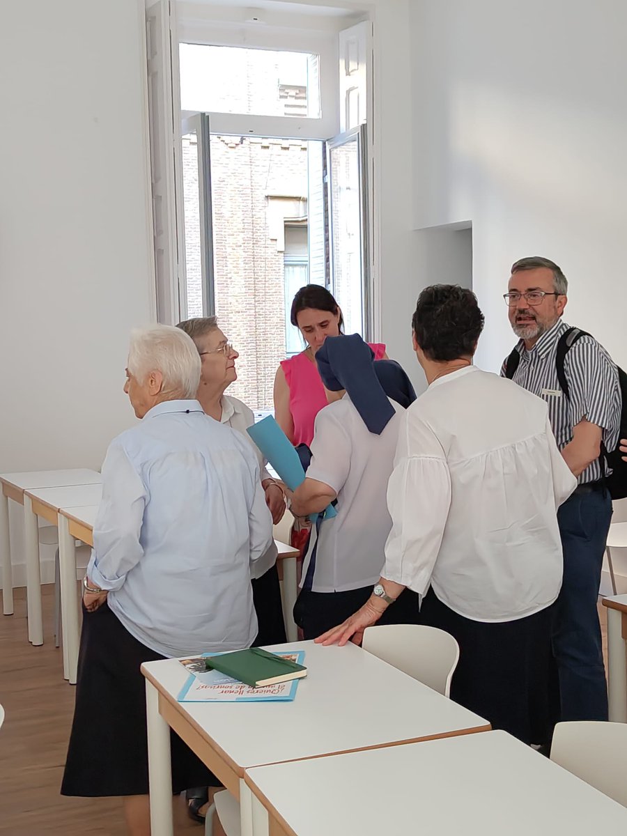 El 30 de mayo celebramos en Madrid la XI Asamblea General de #COVIDEAMVE.

Delegadas/os, Visitadores y Visitadoras compartimos inquietudes, proyectos y memoria 2024. También conocimos al equipo de la sede central.

¡Con energías renovadas seguimos adelante! 🌍💙