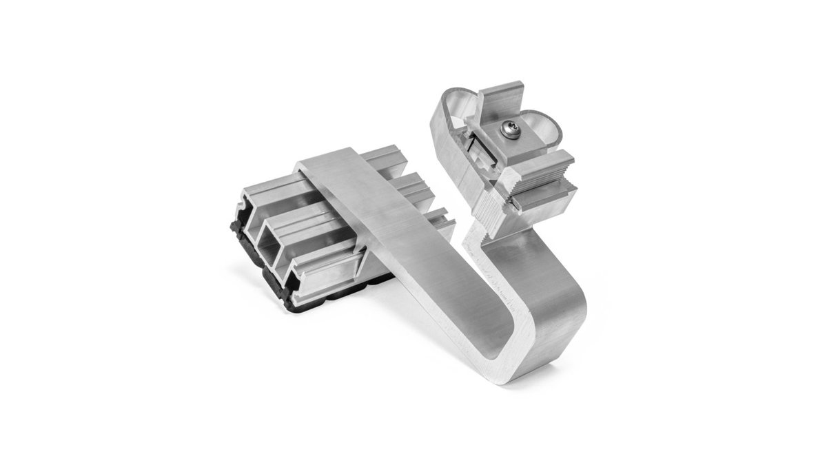 Ernst Schweizer: mit dem Multitool Alleskönner auf dem Dach: Die Ernst Schweizer AG hat mit dem neuen Dachhaken Multitool das Montagesystem MSP erweitert. Der Alleskönner ist flexibel einsetzbar, sehr robust und gleichzeitig einfach zu handhaben. dlvr.it/TL8klY