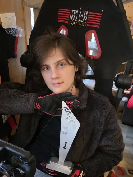 FrenchTC_'s tweet image. 📷 Info FRENCH TOUR SERIES 📷
Fede Ghostbaby vient de recevoir son trophée grandement mérité, pour sa première participation 
Le trophée a été réalisé par les élèves de La Fabrique - Académie de mécanique

Merci a nos partenaire :
iiyama gaming La Fabrique - Académie de mécanique