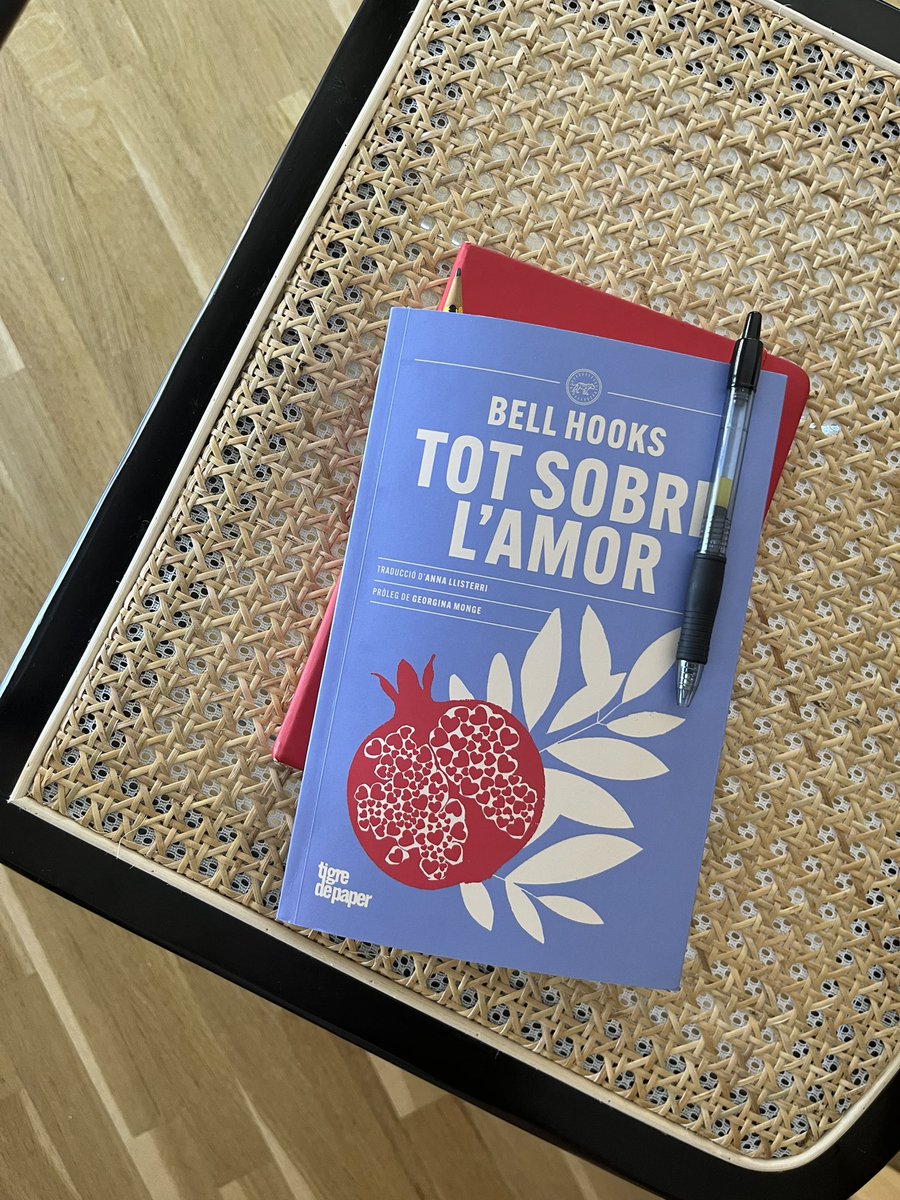 esta vesprada a les 19h a <a href="/LaRepartidora/">La Repartidora</a> parlarem d’amor, vingueu-hi 🎈