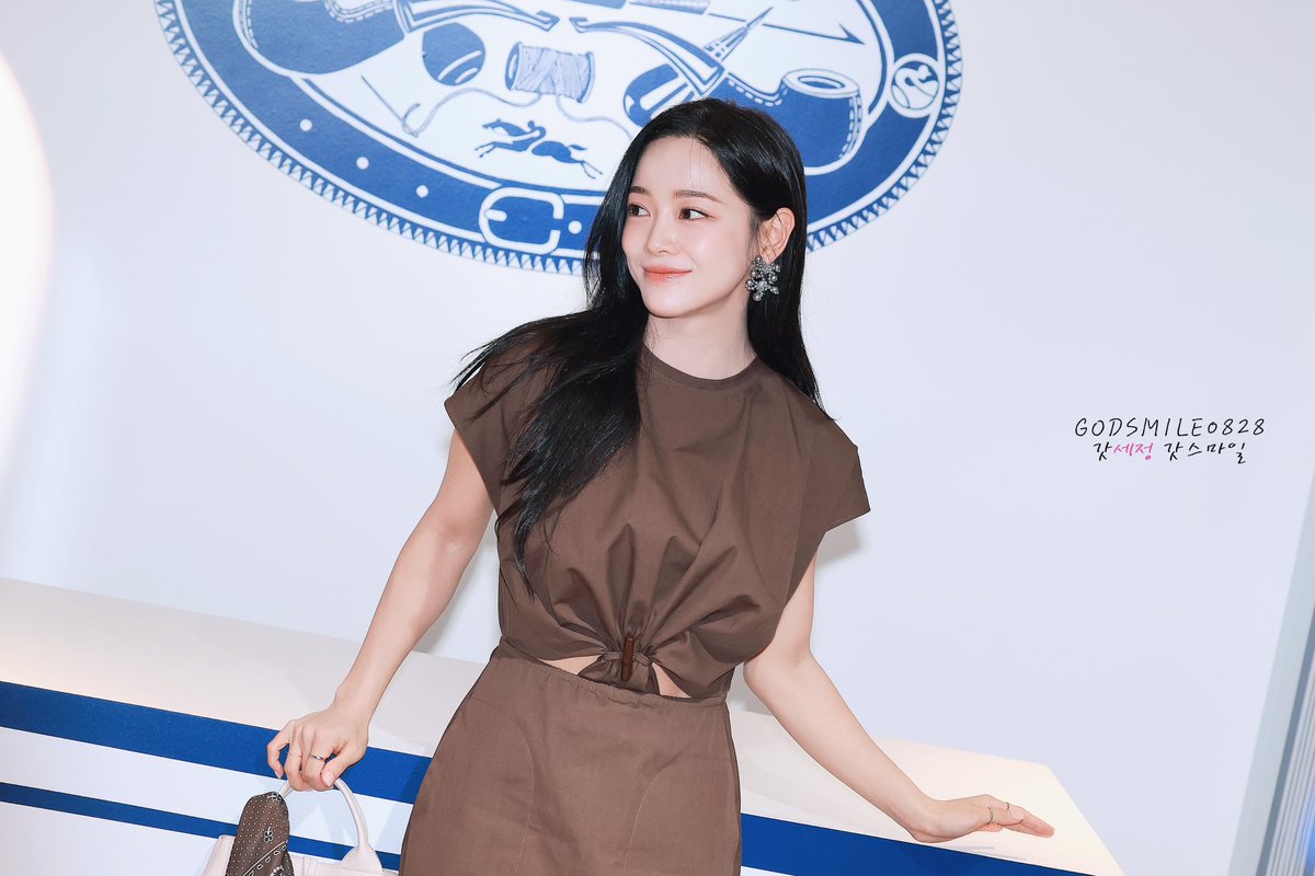 250604 

<a href="/Longchamp/">Longchamp</a> #Longchamp  
<a href="/0828_kimsejeong/">김세정 KIM SEJEONG</a>
#김세정 #세정 #갓세정 #kimsejeong #sejeong #キムセジョン #金世正