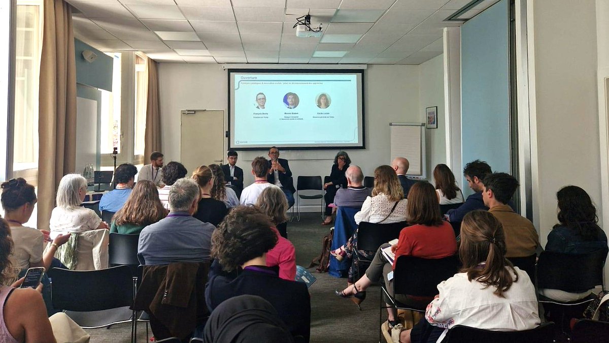 unccas's tweet image. Présence de l'@unccas aux Rencontres de l'@avise_org : décloisonner les approches entre politiques publiques et innovation sociale. Le président @DechyFrancois, nouvellement élu, a cité les #CCAS et rappelé que l'innovation sociale émerge des territoires. 
@luccarvounas