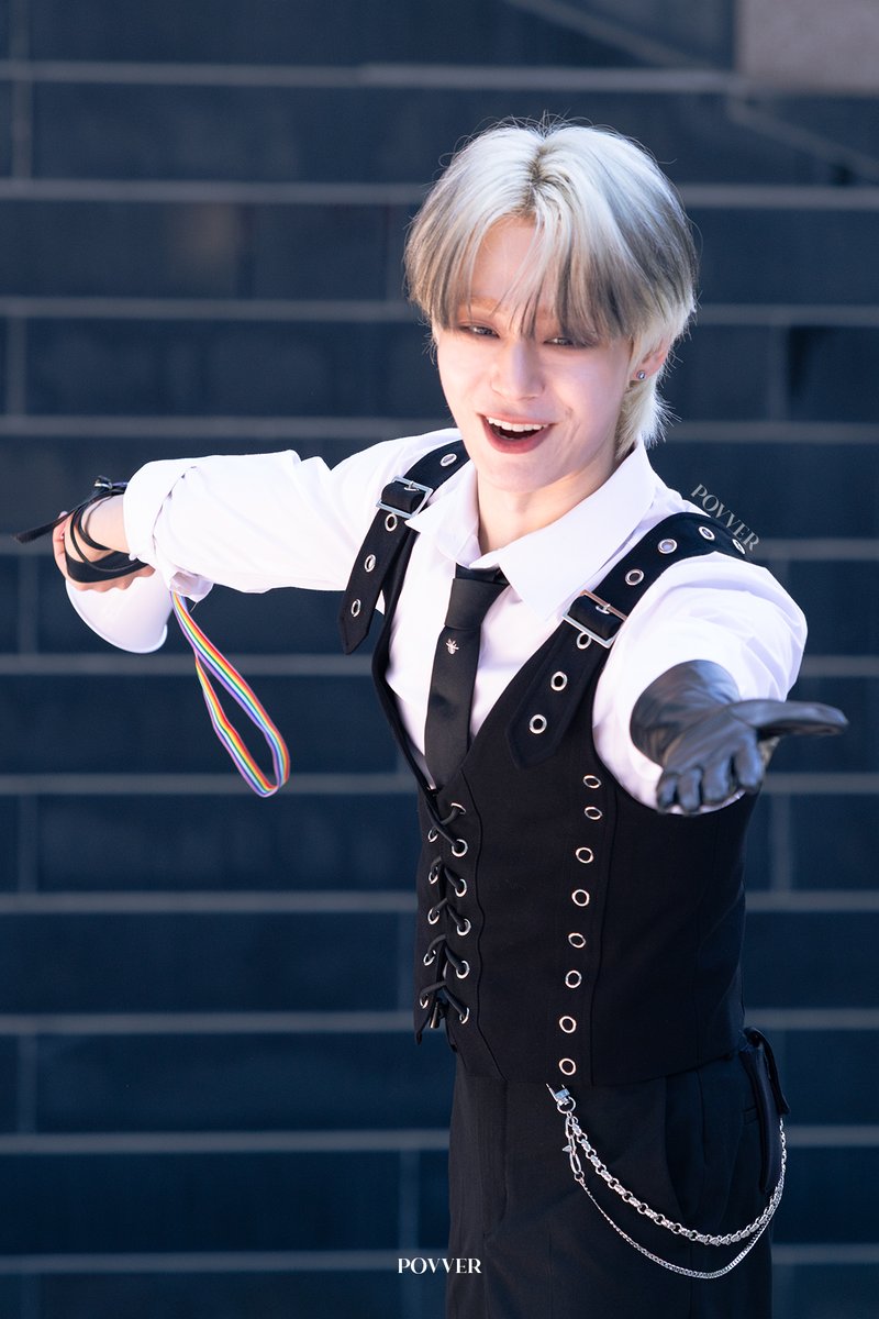 pov_ver's tweet photo. 250604 MBC M 쇼챔피언 미니팬미팅
[MBC M SHOW CHAMPION Mini Fanmeeting]

👏

#RADAR  #HWANWOONG #환웅 #ONEUS #원어스
@official_ONEUS https://t.co/zuHKJG4MP5