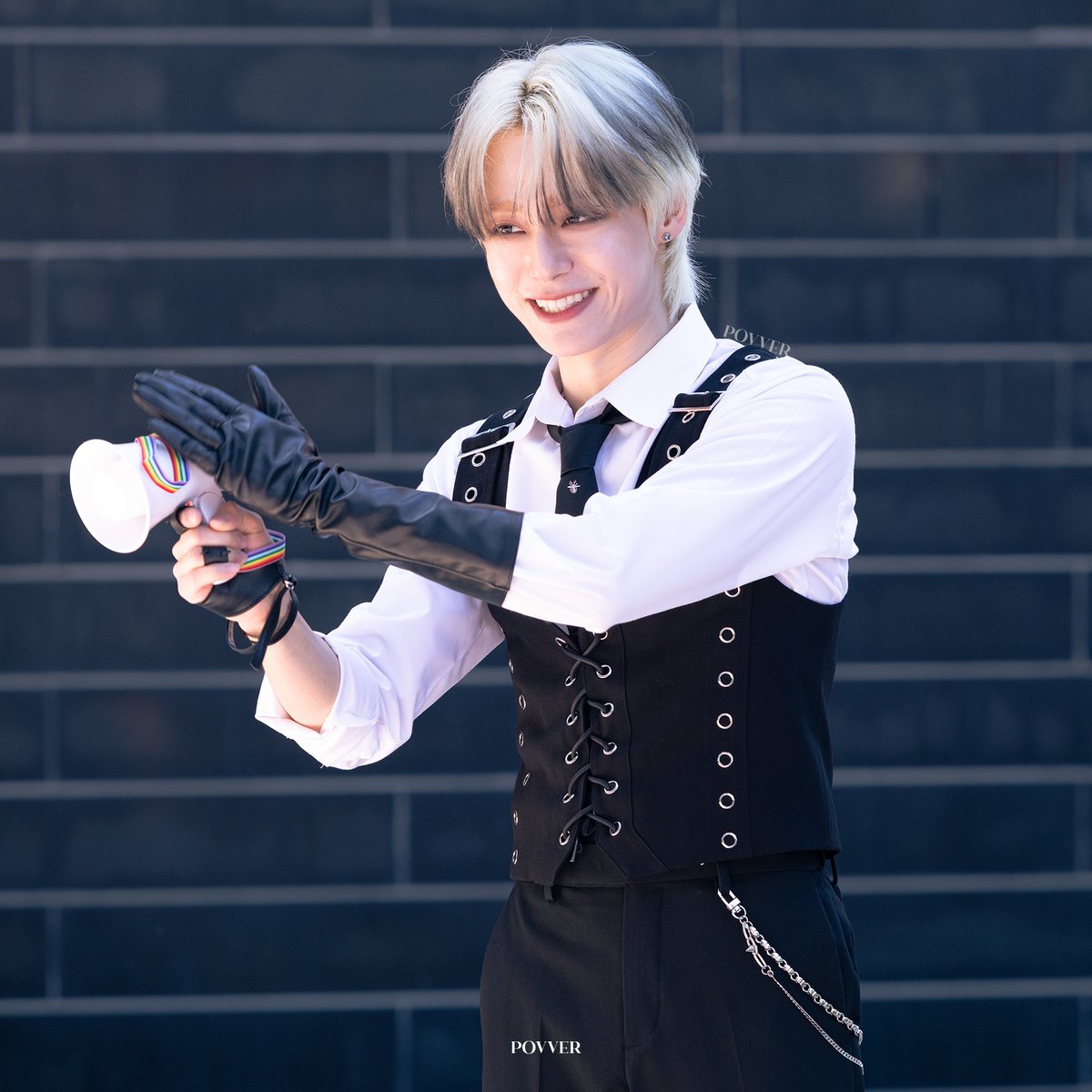 pov_ver's tweet photo. 250604 MBC M 쇼챔피언 미니팬미팅
[MBC M SHOW CHAMPION Mini Fanmeeting]

👏

#RADAR  #HWANWOONG #환웅 #ONEUS #원어스
@official_ONEUS https://t.co/zuHKJG4MP5