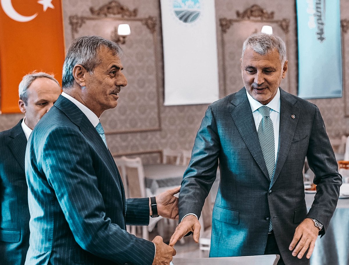 📁 Geçtiğimiz günlerde Sakaryaspor'un geleceğine yönelik önemli bir toplantı gerçekleştirilmişti. Toplantıda söz alan SATSO Başkanı Akgün Altuğ, Sakaryaspor’un ekonomik açıdan daha güçlü bir yapıya kavuşması adına dikkat çeken bir öneride bulundu. 

🗨️ Başkan Akgün Altuğ,