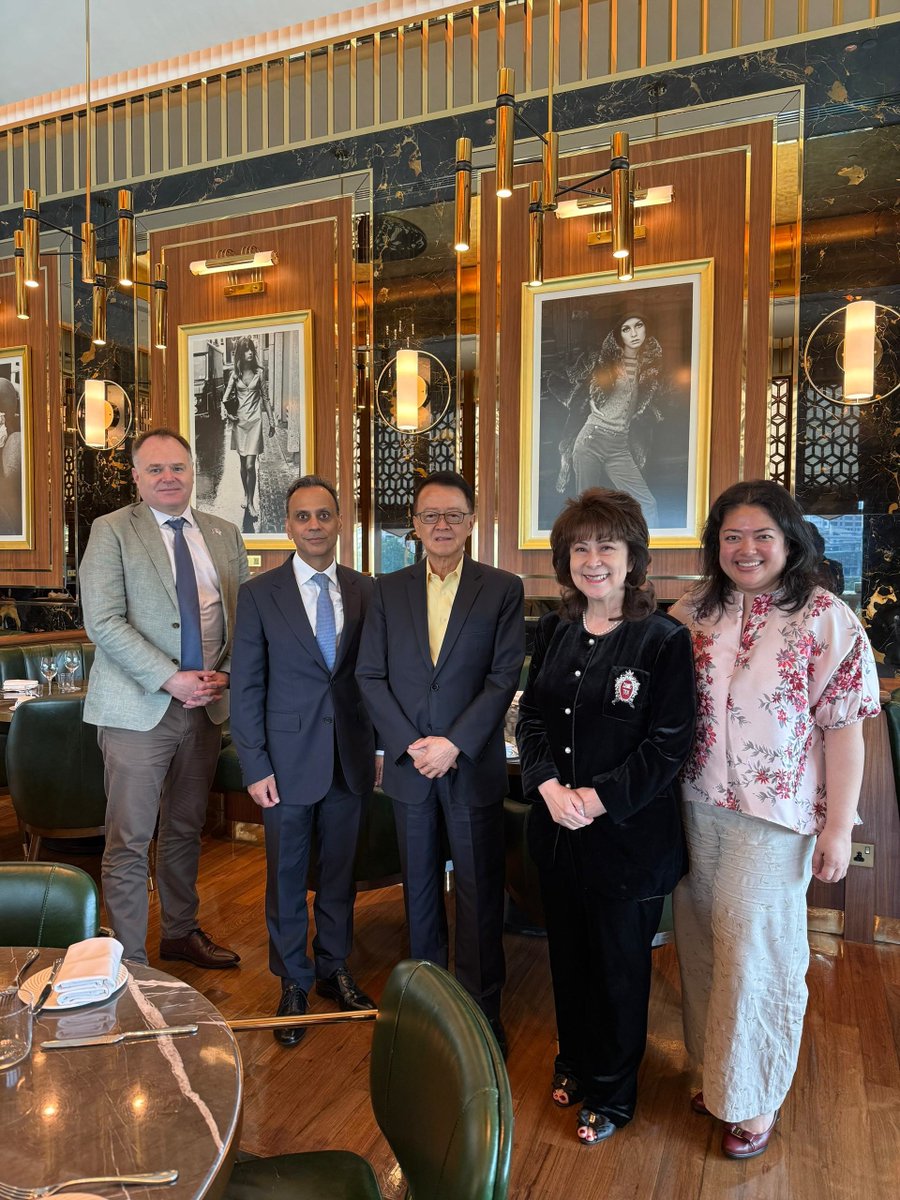 UKinMalaysia's tweet photo. High Commissioner @AjaySharmaFCO had an introductory meeting with Tan Sri Jeffrey Cheah - Founder and Chairman #Sunway Group.

They discussed Sunway interests and #UK partnerships across #education, #healthcare, #technology and #sustainability.

🇬🇧🤝🇲🇾 https://t.co/J7D30mzwjQ