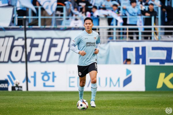 ブログ更新：セレッソ大阪が2選手の加入を発表　大邱FCからMF吉野恭平、ブリーラムUからFWディオン・クールズ #cerezo
blog.domesoccer.jp/archives/60238…