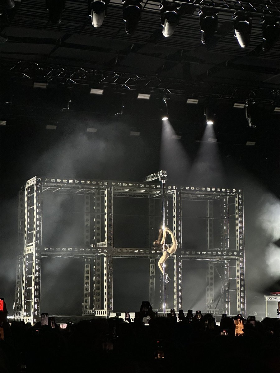 Caribou, La casa azul, Hinds… dnešní warm-up <a href="/Primavera_Sound/">Primavera Sound</a> 🤪 s kým se vidíme v Barceloně? Je toho hodně, co chceme vidět a stihnout.
Důvod, proč máme tak málo společných interpretů? 6 týdnů rozdíl 🙃